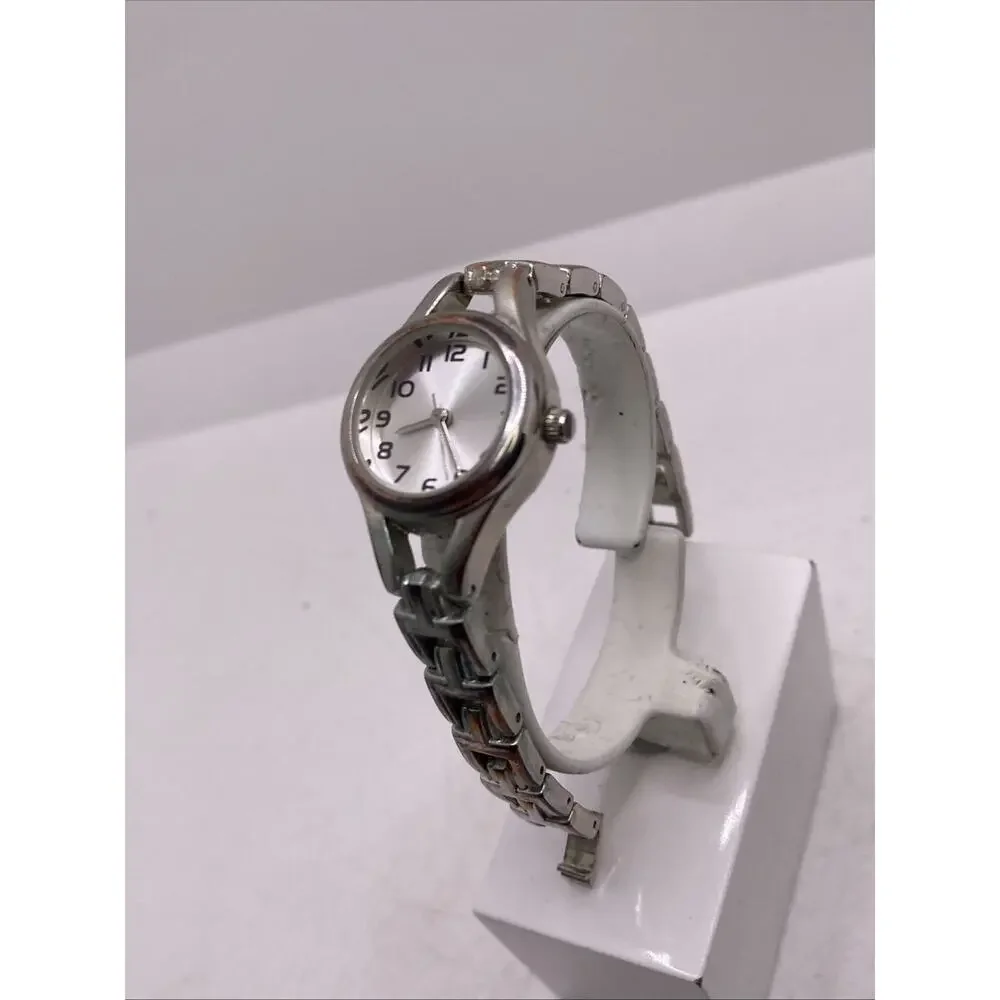 Womens Vintage Silver Tone Watch Works New Battery